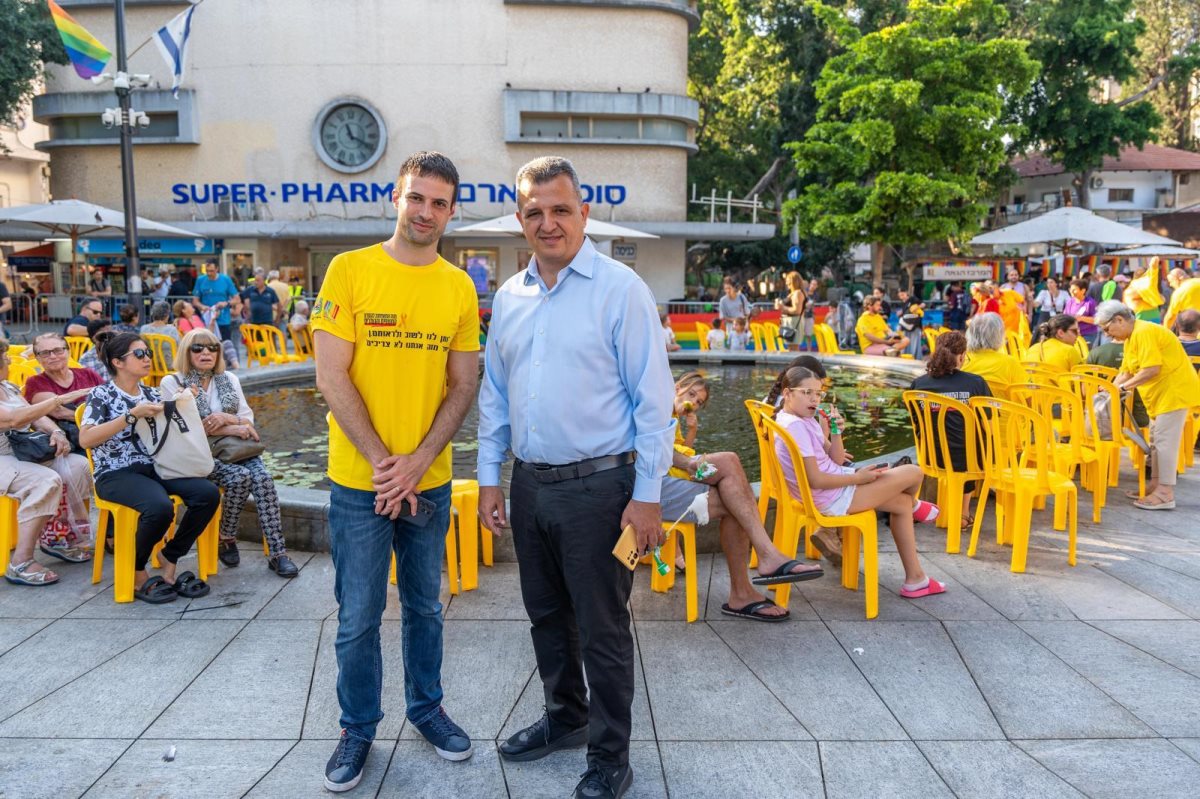 ראש העיר כרמל שאמה הכהן ועו״ד אסף וייס