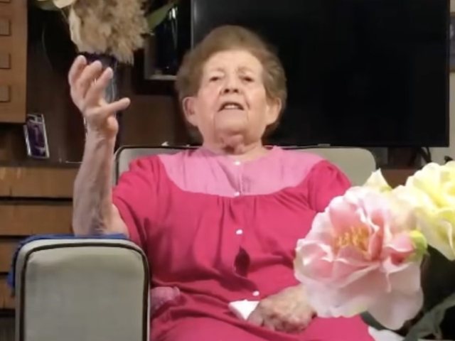 צילום מתוך סרטון בו השתתפה זהבה טייכר