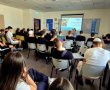  מהכאב לניצחון: דיאנה שנייר, שחקנית נבחרת ישראל ברוגבי כיסאות גלגלים, הרצתה בפני תלמידי תיכון דרכא רות בגדרה על התמודדות, צמיחה וההכנות לאולימפיאדת 2028