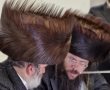 הרה"צ מבעלזא בהכנסת ס"ת שנכתב לע"נ מרת רייזל שטייסל ע"ה