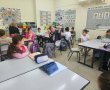  דמותה של גולדה מאיר "ביקרה" בבית הספר גוונים  בגדרה במסגרת ציון יום בן-גוריון וכ"ט בנובמבר